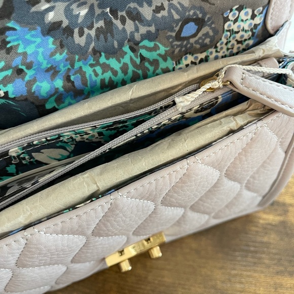 Vera Bradley Quilted Tess Crossbody NWT - Picture 3 of 6